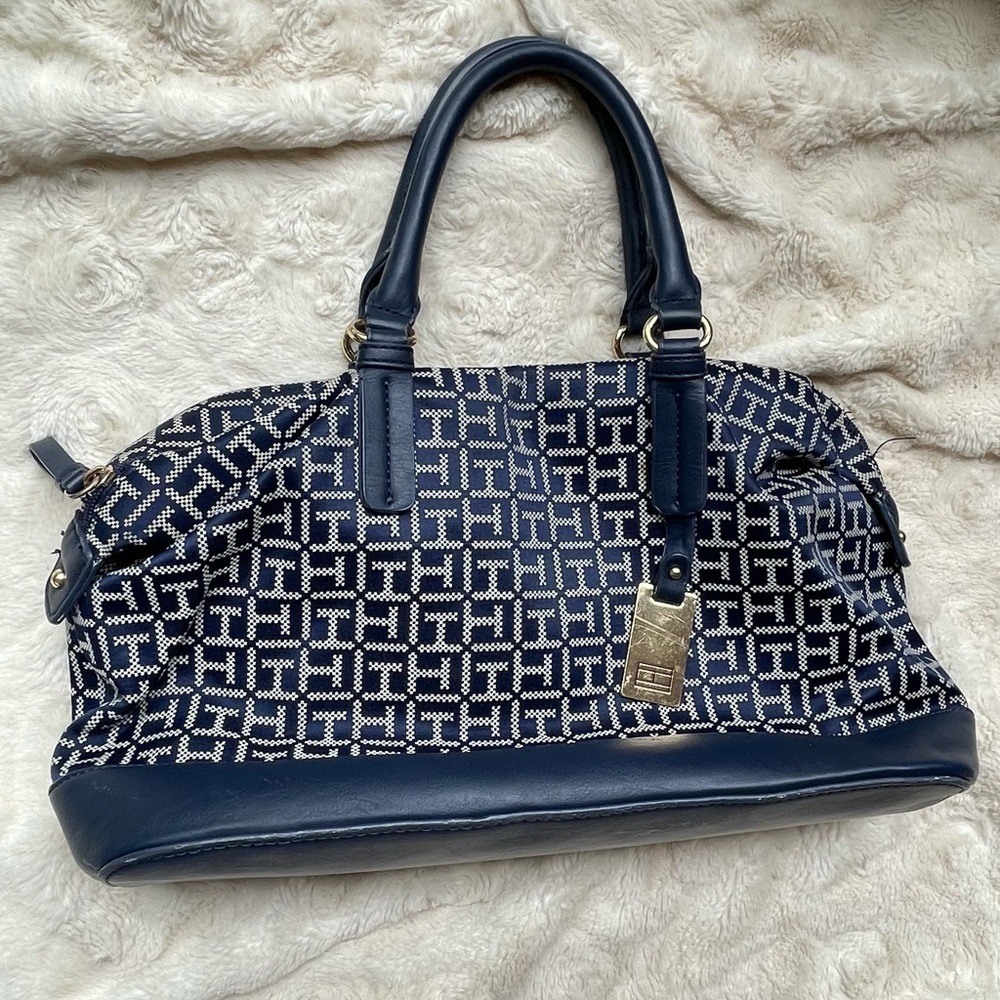 Tommy Hilfiger Signature Print Zipper Closure Bag